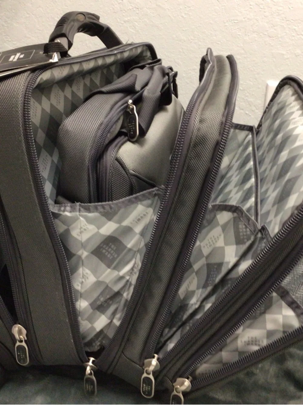 Sharper Image Gray and Dark Gray Rolling Laptop Briefcase - Picture 5 of 8